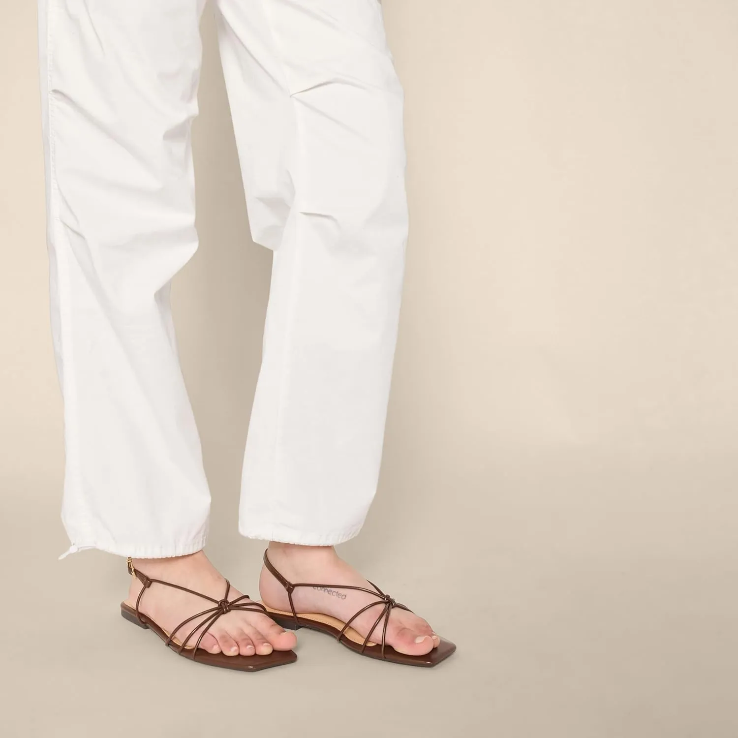 Amazon Essentials Women's Mid-Rise Baggy Loose-Fit Wide-Leg Parachute Pants