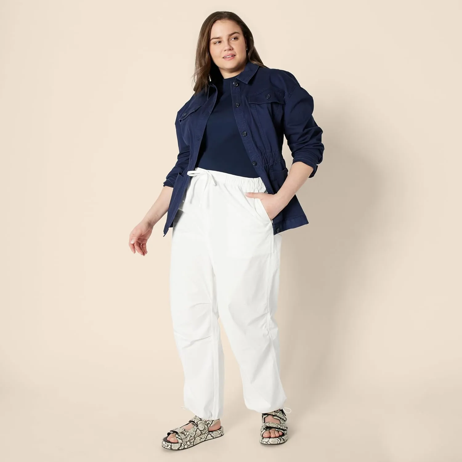 Amazon Essentials Women's Mid-Rise Baggy Loose-Fit Wide-Leg Parachute Pants