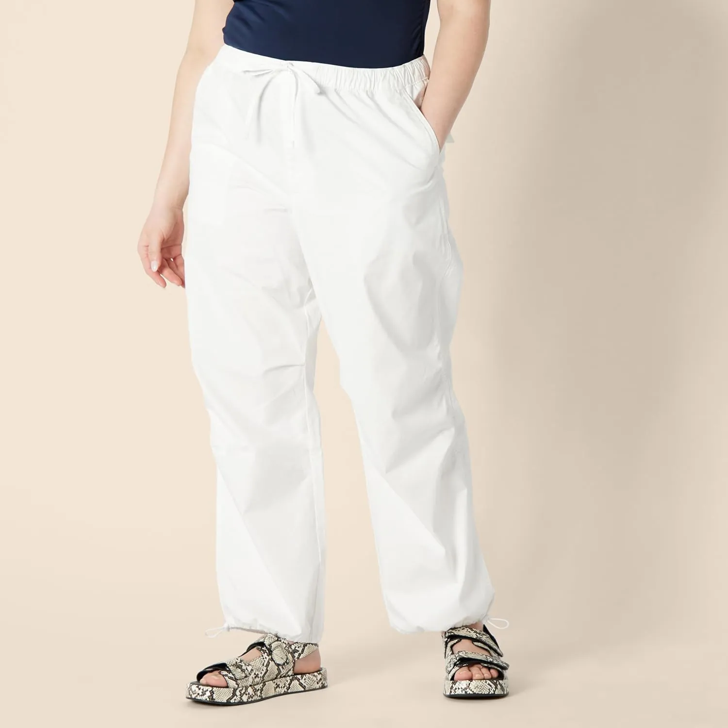 Amazon Essentials Women's Mid-Rise Baggy Loose-Fit Wide-Leg Parachute Pants