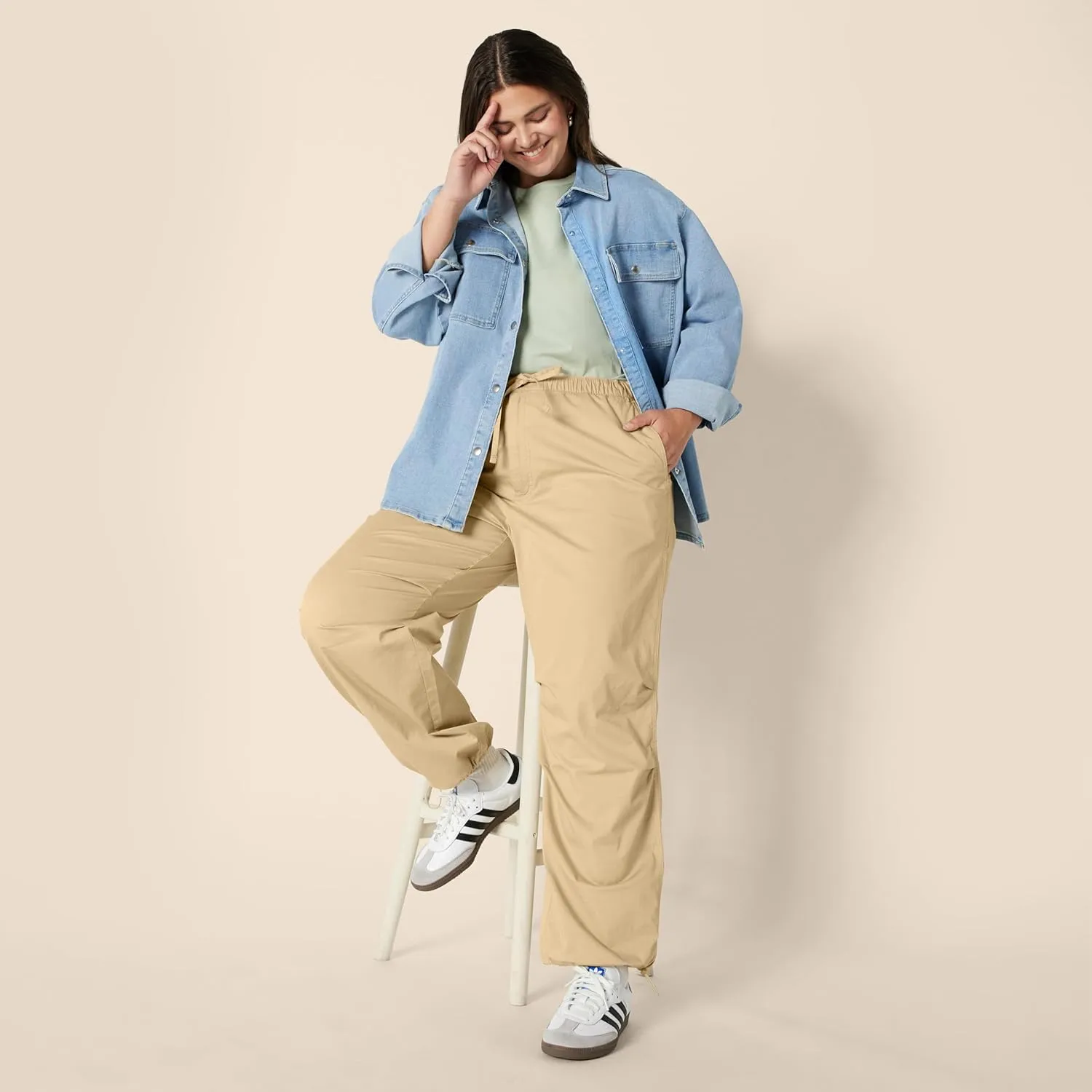 Amazon Essentials Women's Mid-Rise Baggy Loose-Fit Wide-Leg Parachute Pants