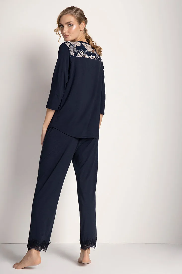 Capri pants